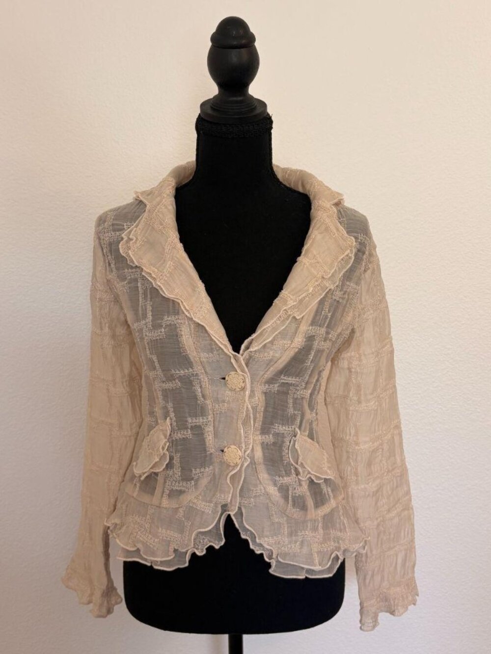 Vintage-inspired sheer ruffle blazer/jacket 🤍 (XS–S)
